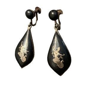 Vintage Sterling Siam Goddess Earrings, Screw Back, Black Enameled, Mid-Century.